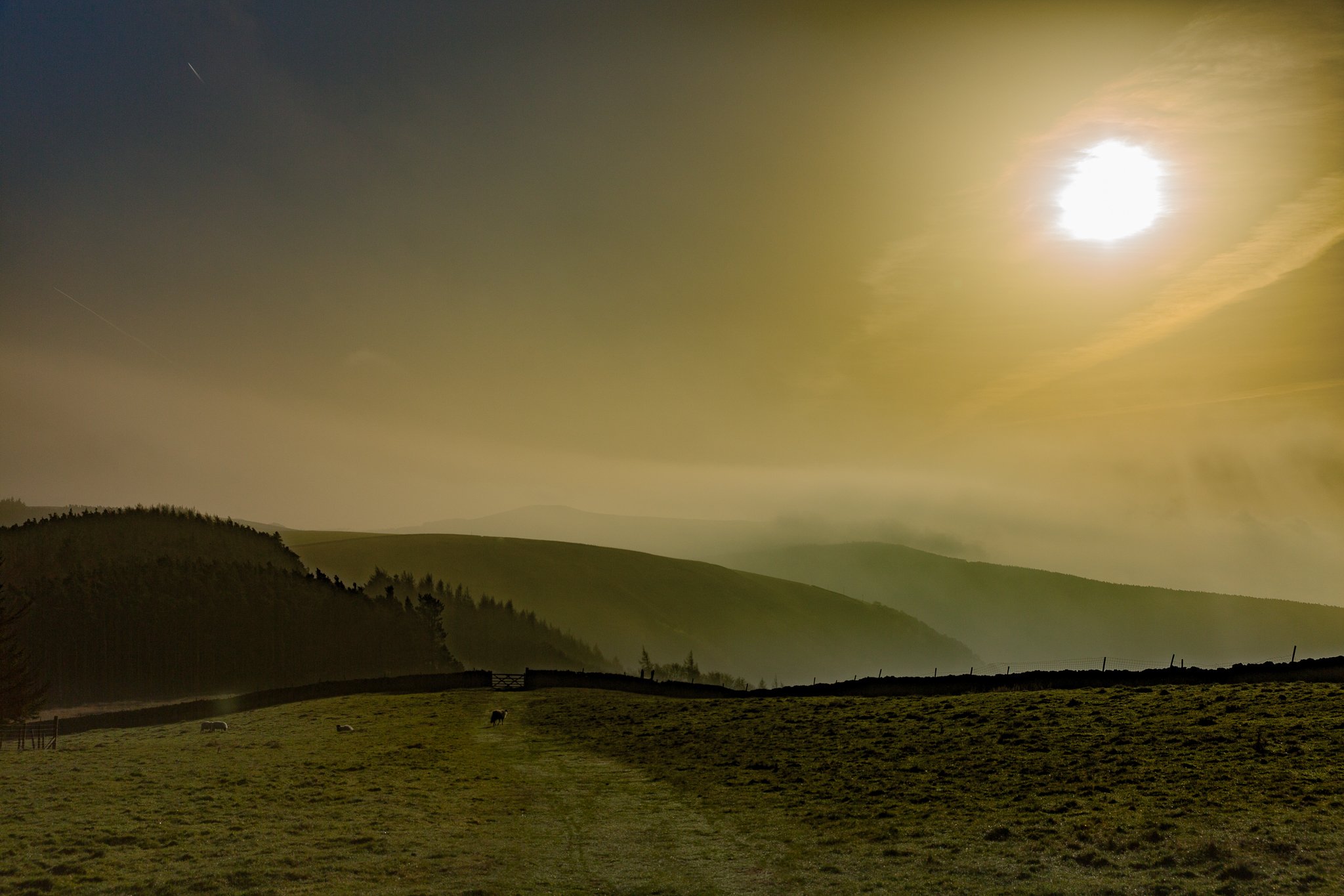 alport castles in derbyshire